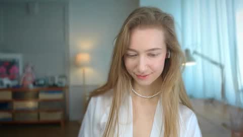 Snapshot of solar_bella chatting on 02.27.25 Bella online show from 02.27.25