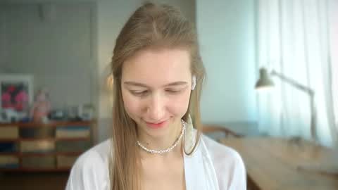 Snapshot of solar_bella chatting on 02.27.25 Bella online show from 02.27.25