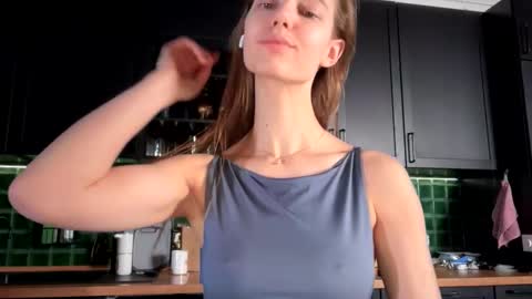 Snapshot of solar_bella chatting on 01.07.26 Bella online show from 01.07.26