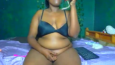 Snapshot of sollybunny chatting on 05.19.26 Solly bunny online show from 05.19.26
