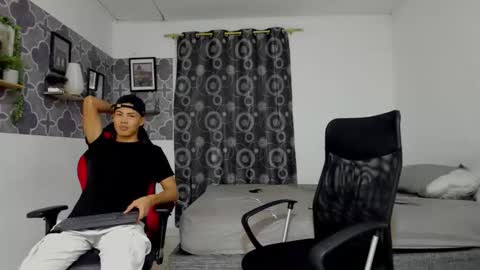 son_hades online show from 10.02.25