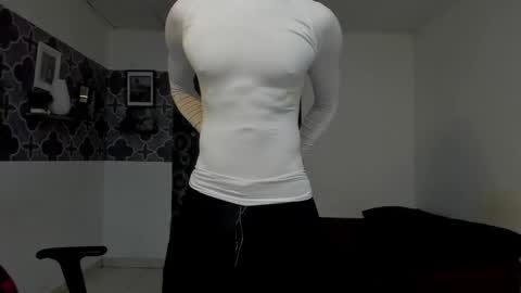 Snapshot of son_hades chatting on 11.05.25 son_hades online show from 11.05.25