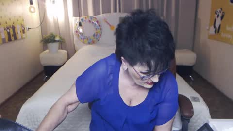 Snapshot of sondrariddle chatting on 05.25.26 sondrariddle online show from 05.25.26