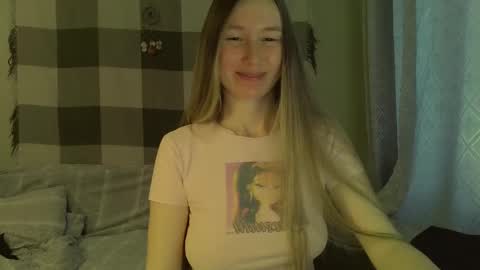 Snapshot of song_to_the_siren chatting on 12.03.24 Mary online show from 12.03.24