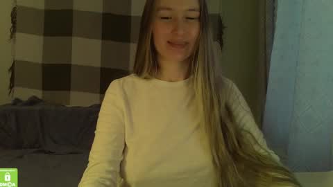 Snapshot of song_to_the_siren chatting on 12.19.24 Mary online show from 12.19.24