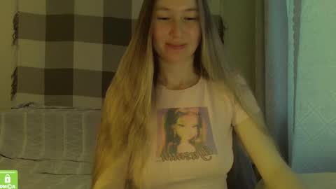 Snapshot of song_to_the_siren chatting on 01.15.25 Mary online show from 01.15.25