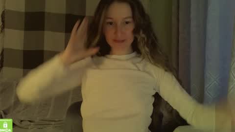 Snapshot of song_to_the_siren chatting on 01.16.25 Mary online show from 01.16.25