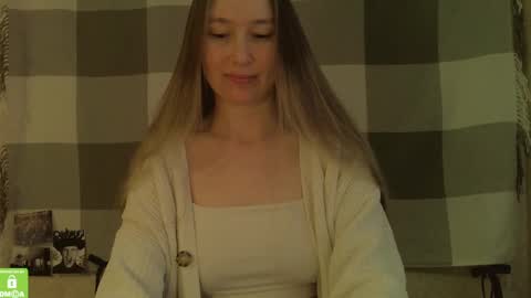 Snapshot of song_to_the_siren chatting on 02.14.25 Mary online show from 02.14.25