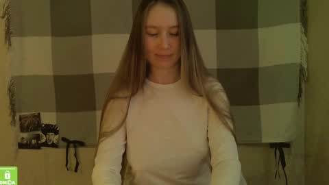 Snapshot of song_to_the_siren chatting on 02.23.25 Mary online show from 02.23.25