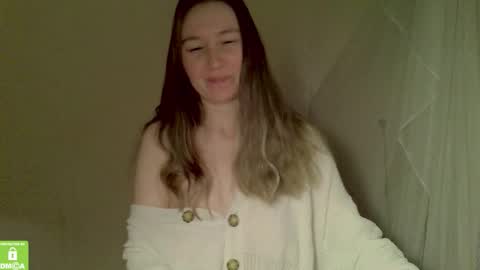 Snapshot of song_to_the_siren chatting on 11.29.25 Mary online show from 11.29.25