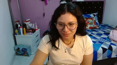 Snapshot of sonialatin69 chatting on 12.13.24 sonialatin69 online show from 12.13.24