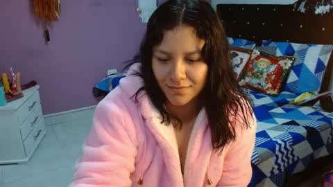 Snapshot of sonialatin69 chatting on 12.21.24 sonialatin69 online show from 12.21.24