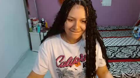 Snapshot of sonialatin69 chatting on 12.30.24 sonialatin69 online show from 12.30.24
