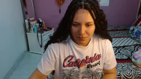 Snapshot of sonialatin69 chatting on 12.30.24 sonialatin69 online show from 12.30.24