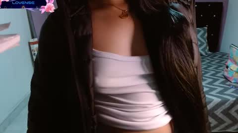 Snapshot of sonialatin69 chatting on 01.14.25 sonialatin69 online show from 01.14.25