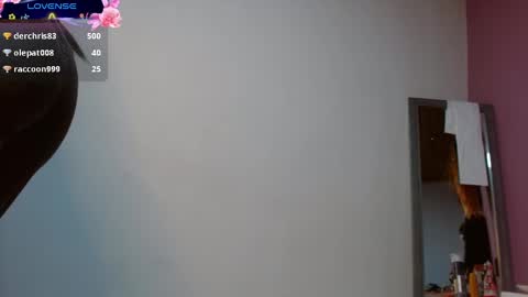 Snapshot of sonialatin69 chatting on 01.21.25 sonialatin69 online show from 01.21.25