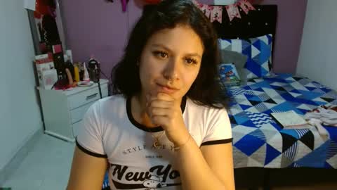 Snapshot of sonialatin69 chatting on 02.13.25 sonialatin69 online show from 02.13.25