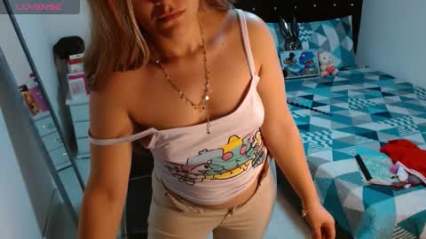 Snapshot of sonialatin69 chatting on 09.13.25 sonialatin69 online show from 09.13.25