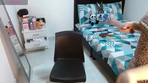 Snapshot of sonialatin69 chatting on 09.15.25 sonialatin69 online show from 09.15.25