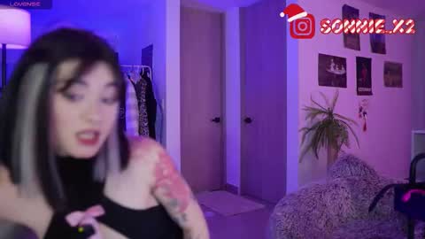 Snapshot of sonnie_mami chatting on 12.16.25 Sonnie online show from 12.16.25