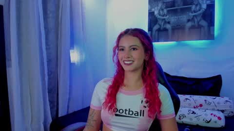Snapshot of sophi_01 chatting on 12.14.24 sophie online show from 12.14.24