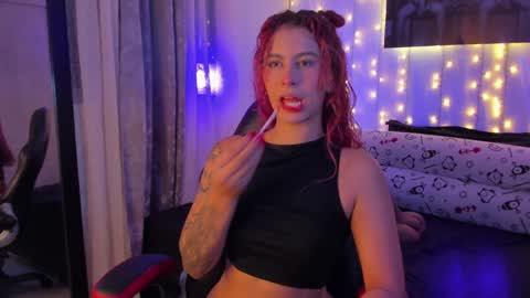 Snapshot of sophi_01 chatting on 12.28.24 sophie online show from 12.28.24