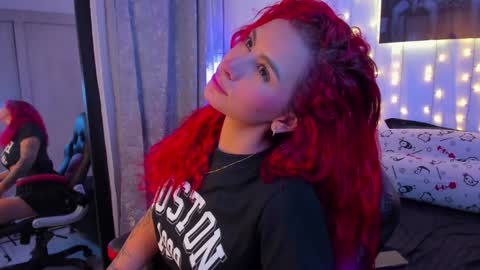 Snapshot of sophi_01 chatting on 01.13.25 sophie online show from 01.13.25