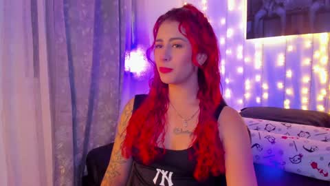Snapshot of sophi_01 chatting on 01.14.25 sophie online show from 01.14.25