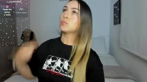 Snapshot of sophi_moreno chatting on 07.18.26 Sofi online show from 07.18.26