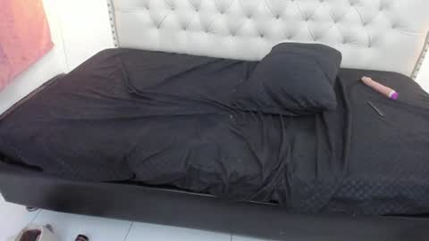 Snapshot of sophia__beauty chatting on 10.08.25 sophia__beauty online show from 10.08.25