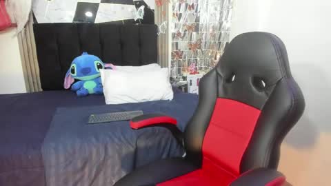 Sophia online show from 04.12.26