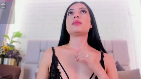 Snapshot of sophia_bonnet chatting on 04.27.26 S O P H I A online show from 04.27.26