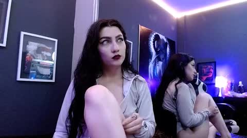 Snapshot of sophia_dk chatting on 02.19.25 sophia hottie online show from 02.19.25