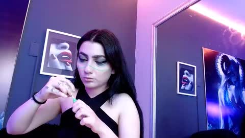 Snapshot of sophia_dk chatting on 02.25.25 sophia hottie online show from 02.25.25