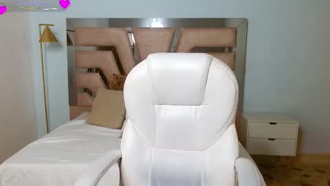 Snapshot of sophia_hadid chatting on 12.06.24 Sophia online show from 12.06.24