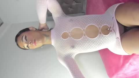 sophia_horny19 online show from 10.25.25