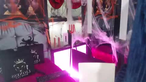 sophia_hott01 online show from 10.26.25