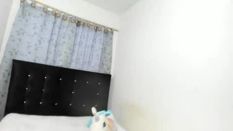 Snapshot of sophia_moons_ chatting on 05.24.26 sophia_moons_ online show from 05.24.26