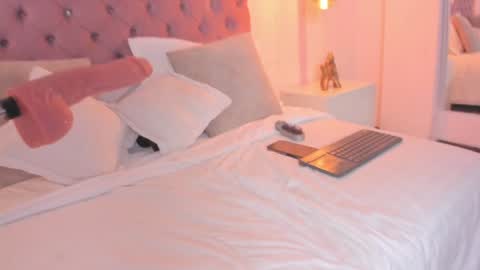 sophia_turneer online show from 01.04.25