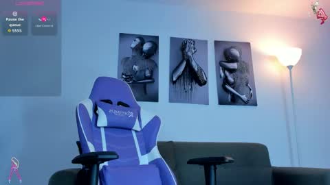 Sophia Wilians  online show from 10.13.25