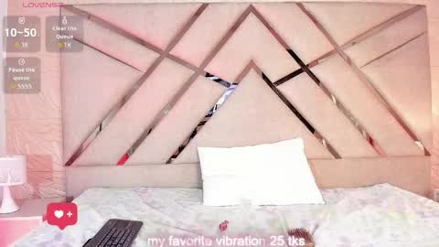 Sophia Paris online show from 04.16.26