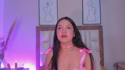 sophiacolliins online show from 09.29.25