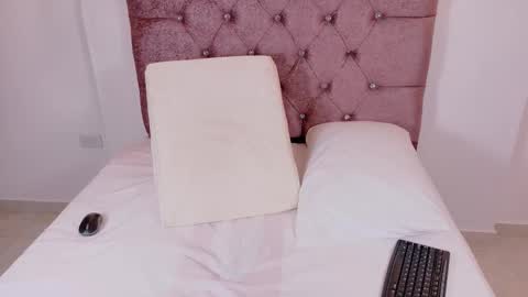 Snapshot of sophiacutteee chatting on 11.07.25 Sophia online show from 11.07.25