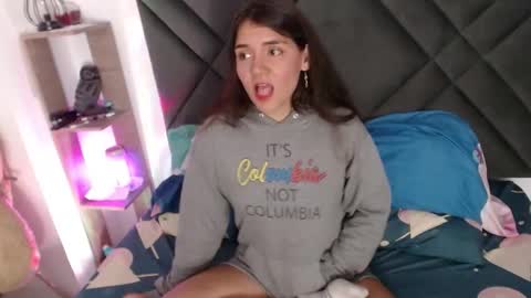 Snapshot of sophiagomez1 chatting on 11.16.25 Sofia online show from 11.16.25