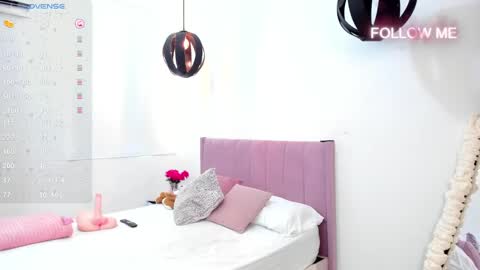 Snapshot of sophiamoon99 chatting on 01.13.25 Im Sophia Model Independent Enjoy My videos here when Im Offline online show from 01.13.25