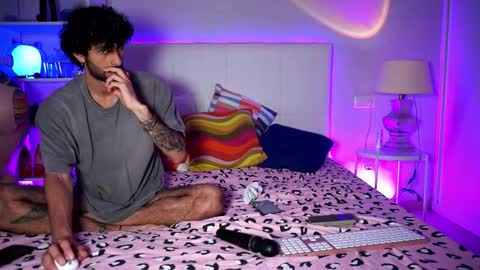 Snapshot of sophiasapphire98 chatting on 03.01.26 SophiaSapphire online show from 03.01.26