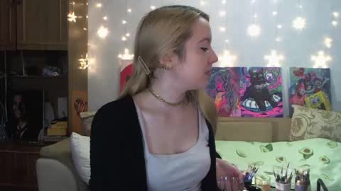 Snapshot of sophiasonata chatting on 12.04.24 SophiaSonata online show from 12.04.24