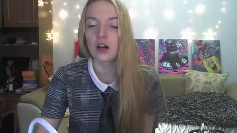 Snapshot of sophiasonata chatting on 01.09.25 SophiaSonata online show from 01.09.25