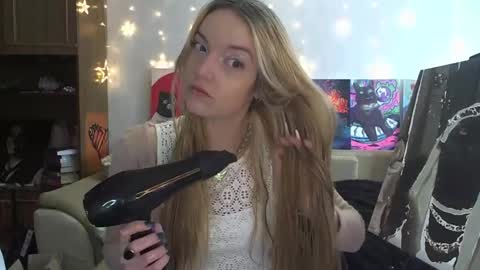 Snapshot of sophiasonata chatting on 02.16.25 SophiaSonata online show from 02.16.25