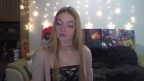 Snapshot of sophiasonata chatting on 02.18.25 SophiaSonata online show from 02.18.25